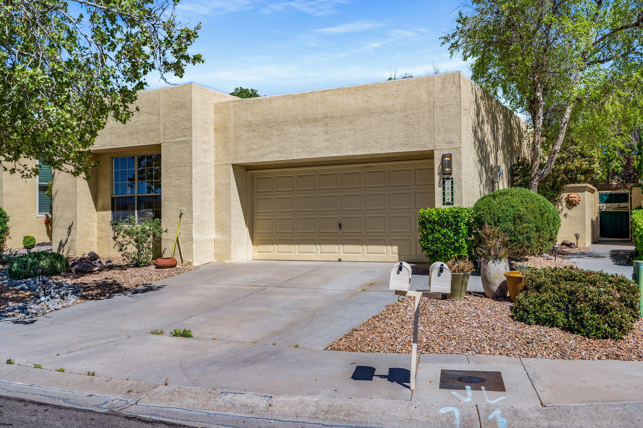 7904 Woodridge Drive NE