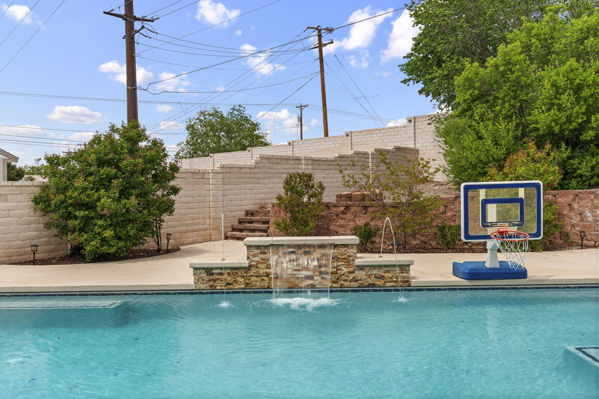 7030 Starshine Street NE