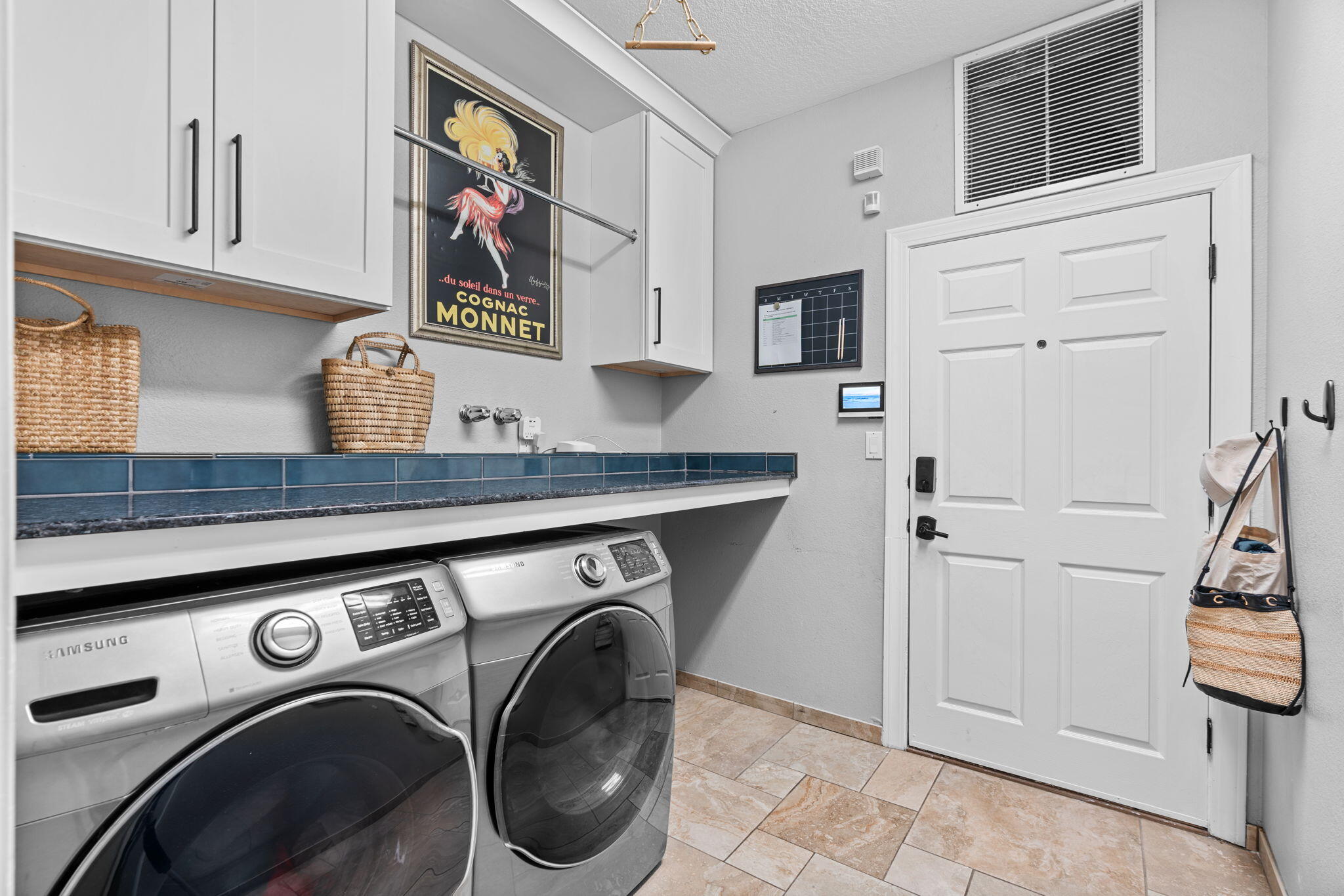 7030 Starshine Street NE