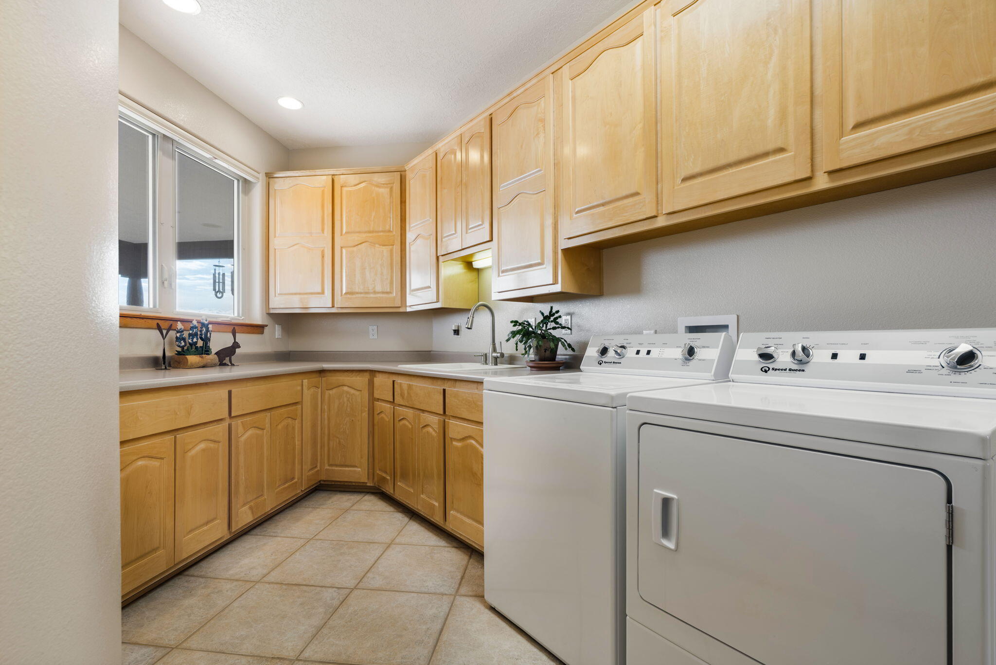 6101 Copper Rose Street NE