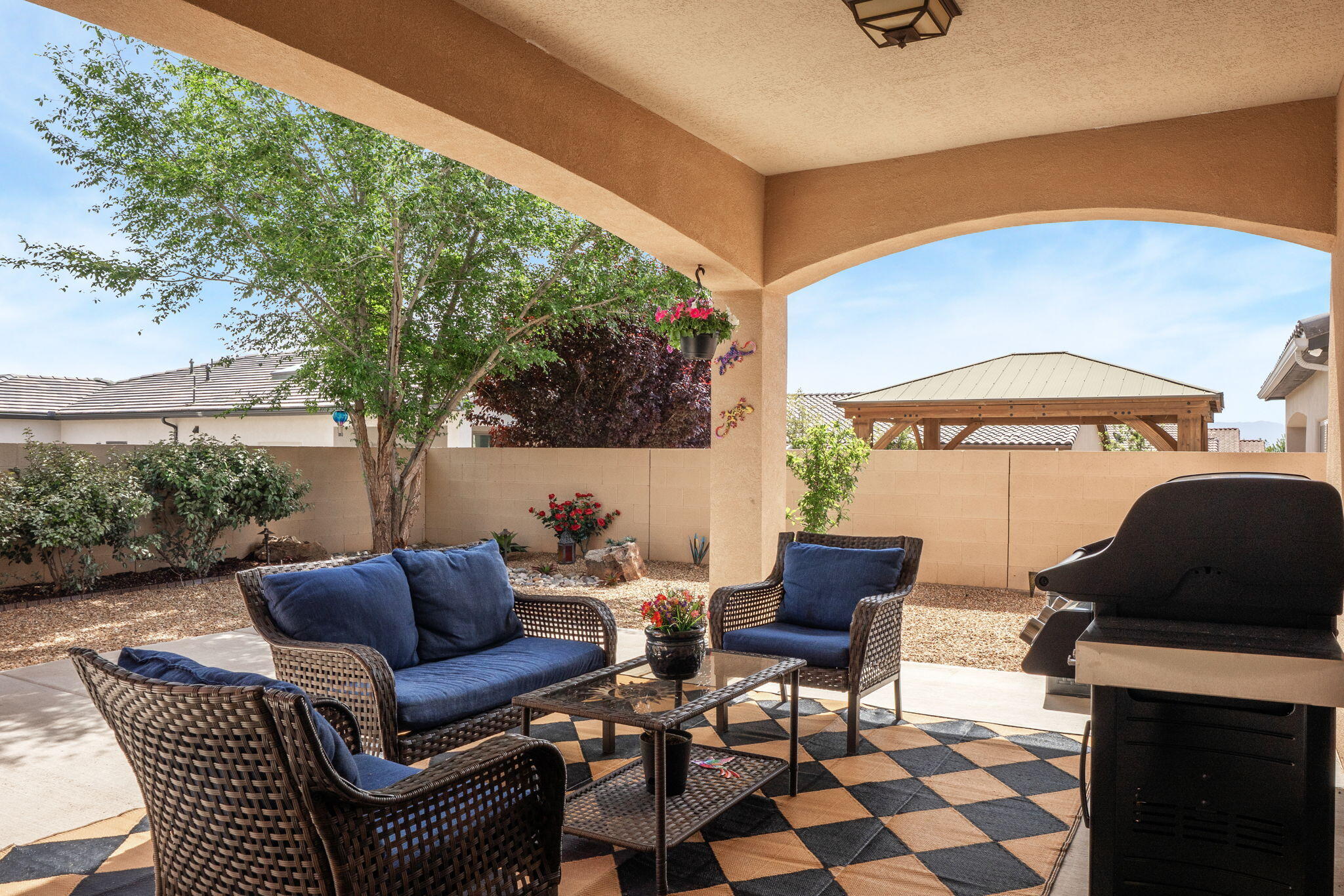 6036 N Sandia Court NE