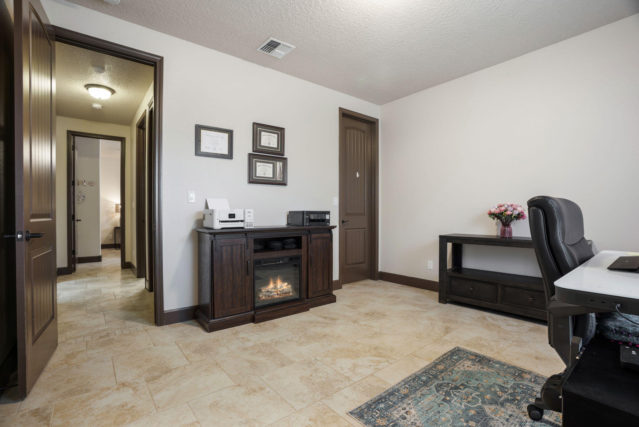 6036 N Sandia Court NE