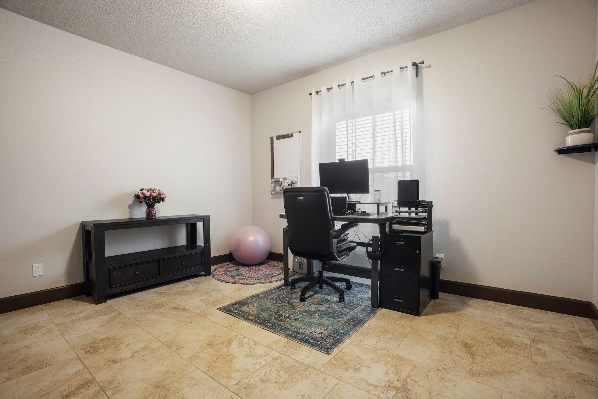 6036 N Sandia Court NE