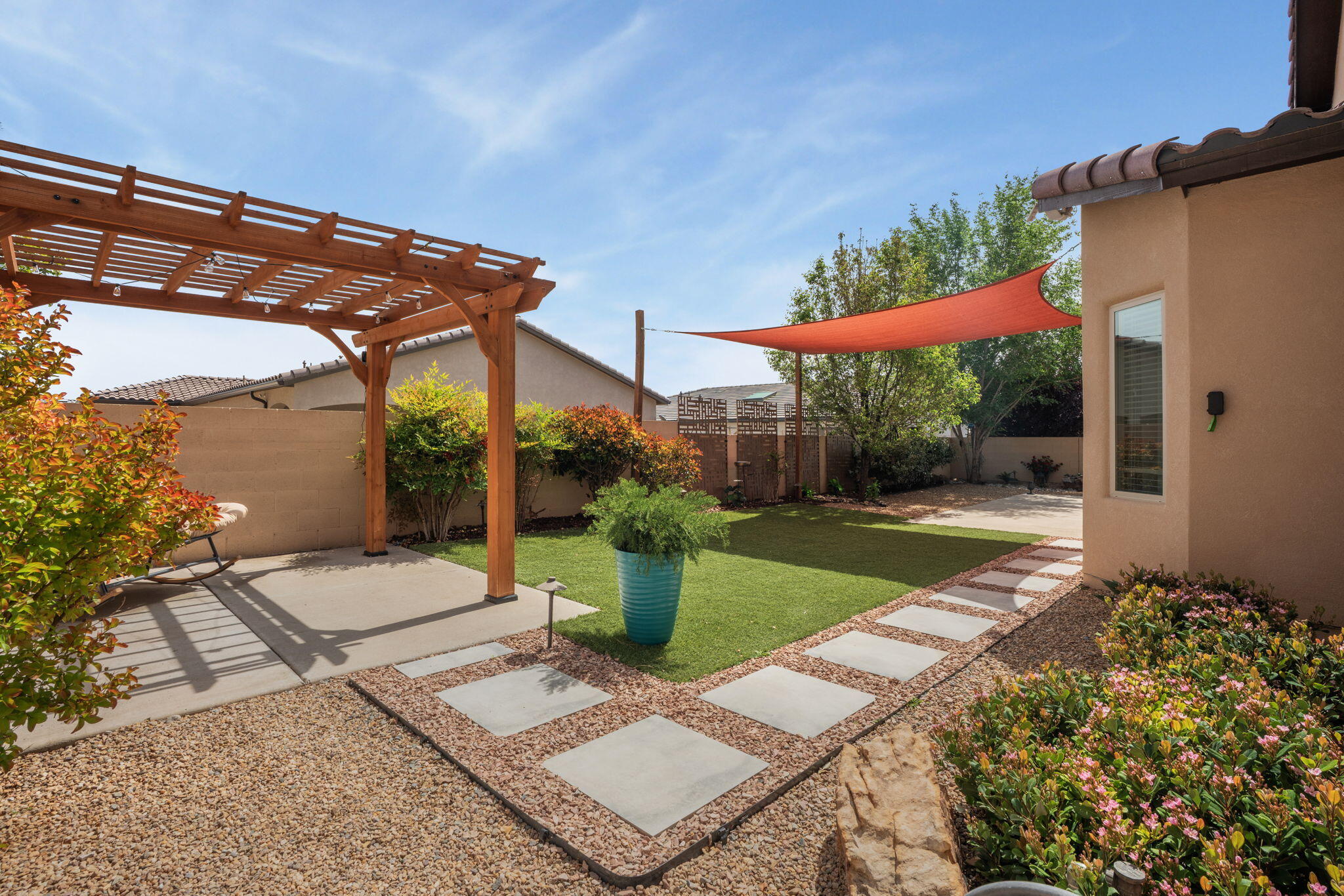 6036 N Sandia Court NE