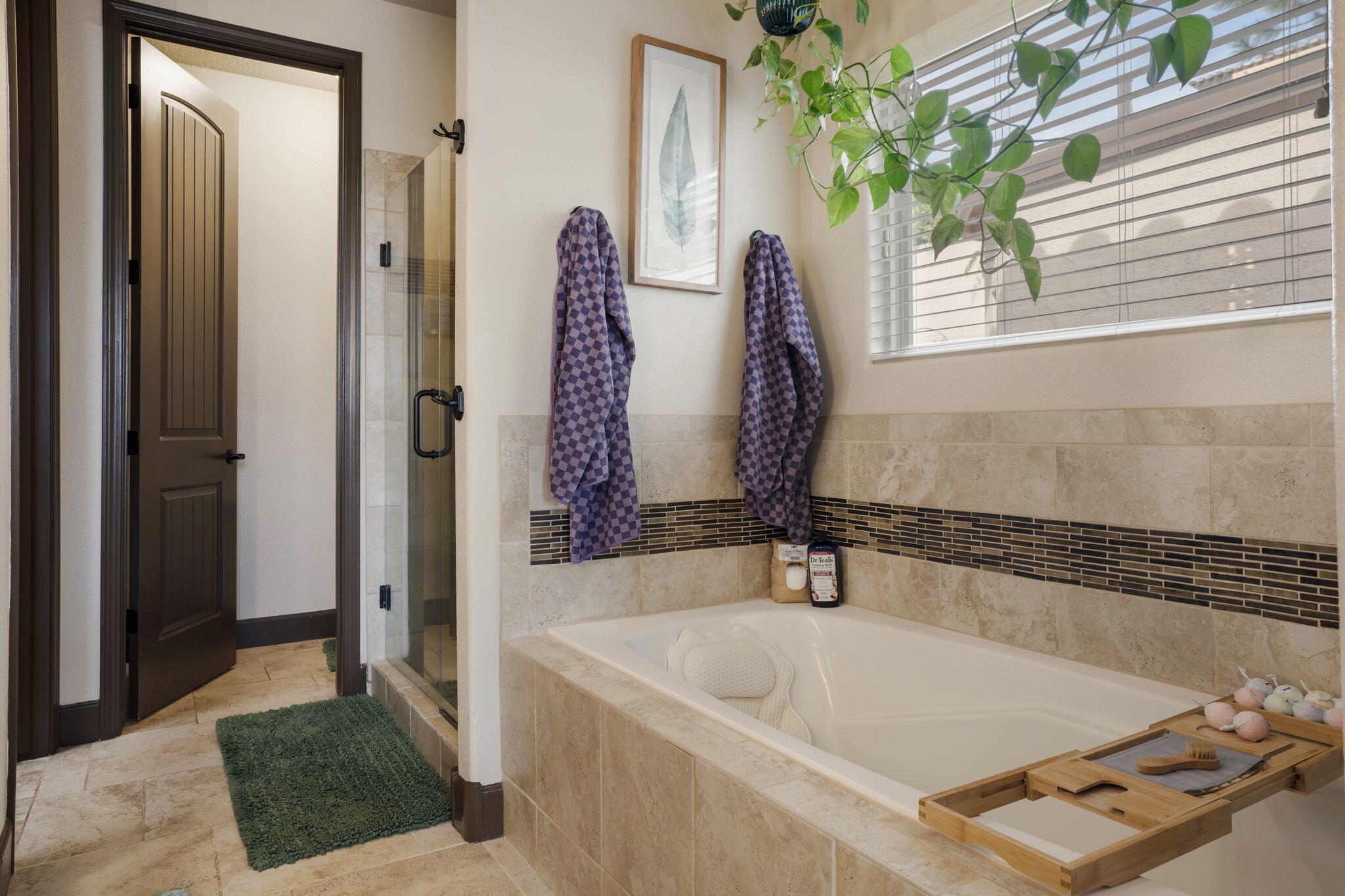 6036 N Sandia Court NE