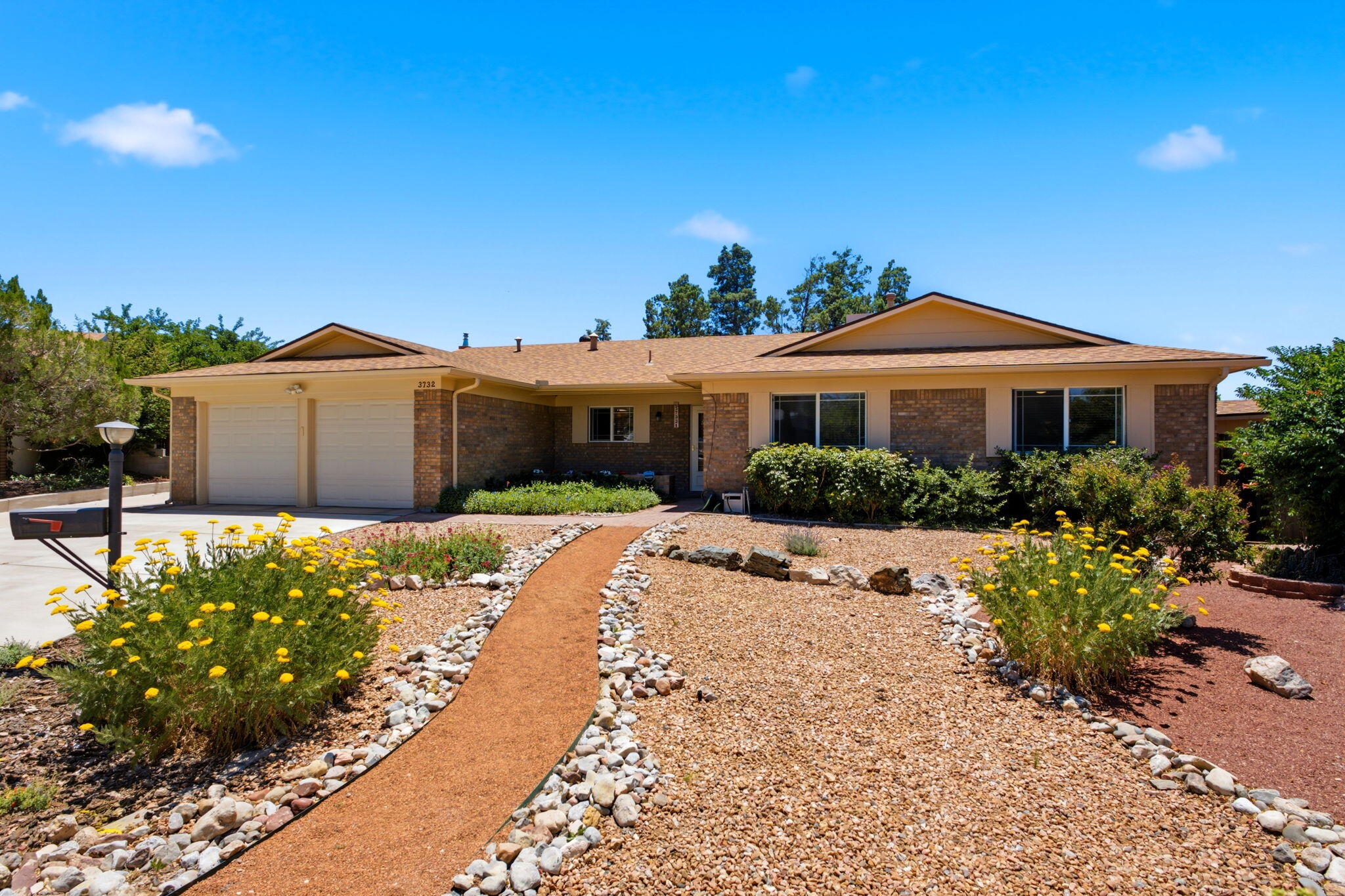 3732 Mount Rainier Drive NE