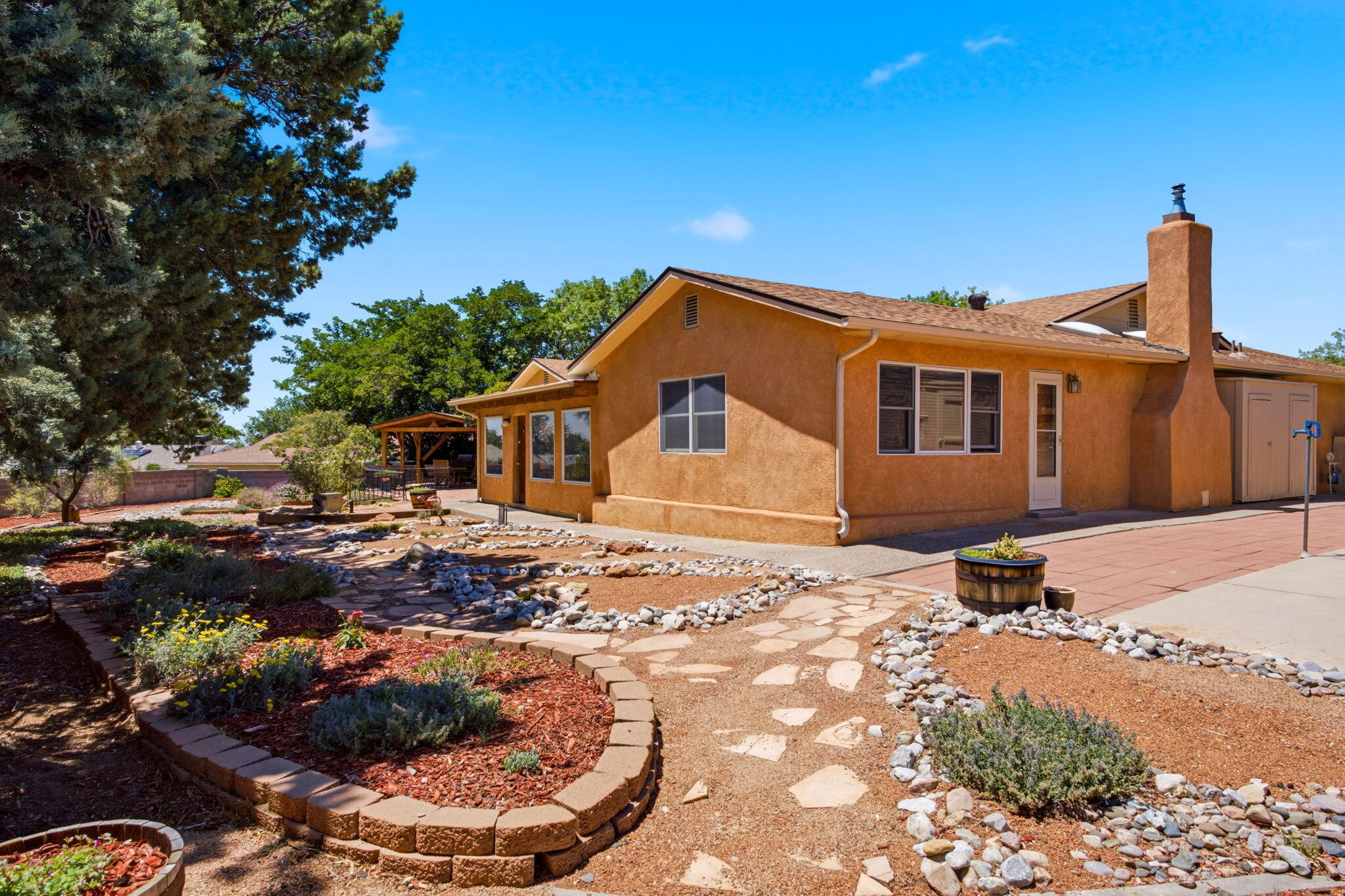 3732 Mount Rainier Drive NE