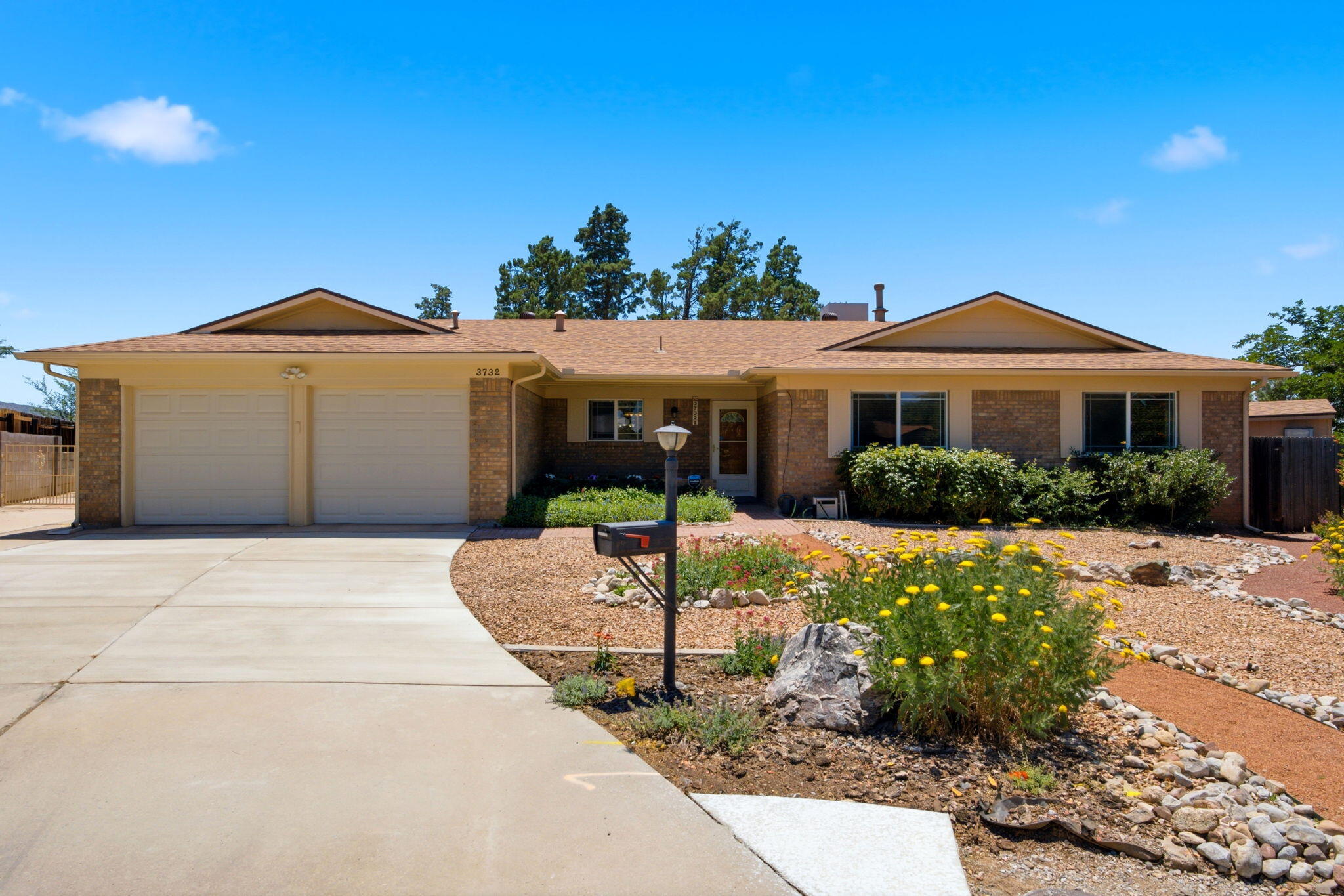 3732 Mount Rainier Drive NE