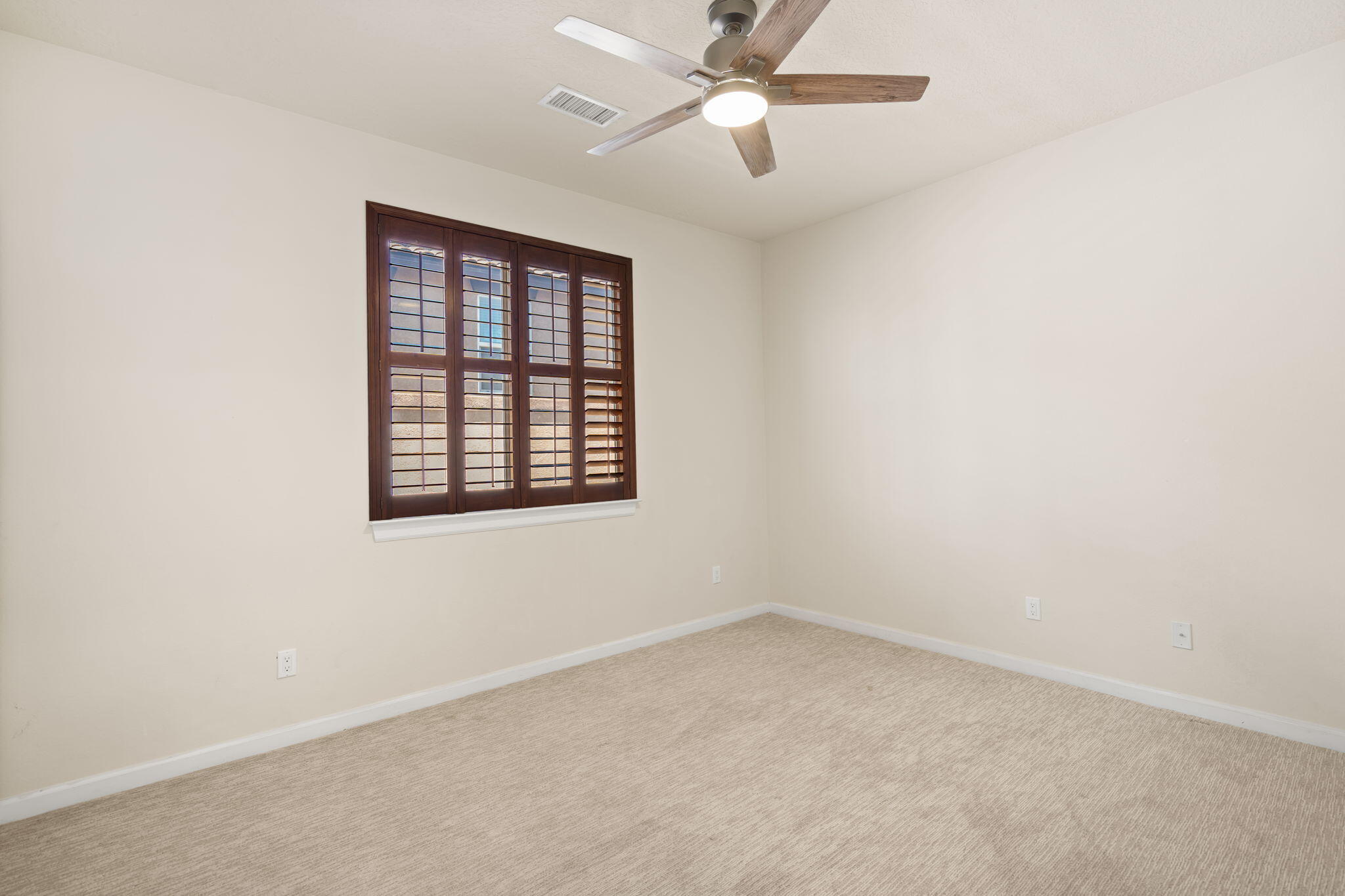 20 Los Balcones Place NE