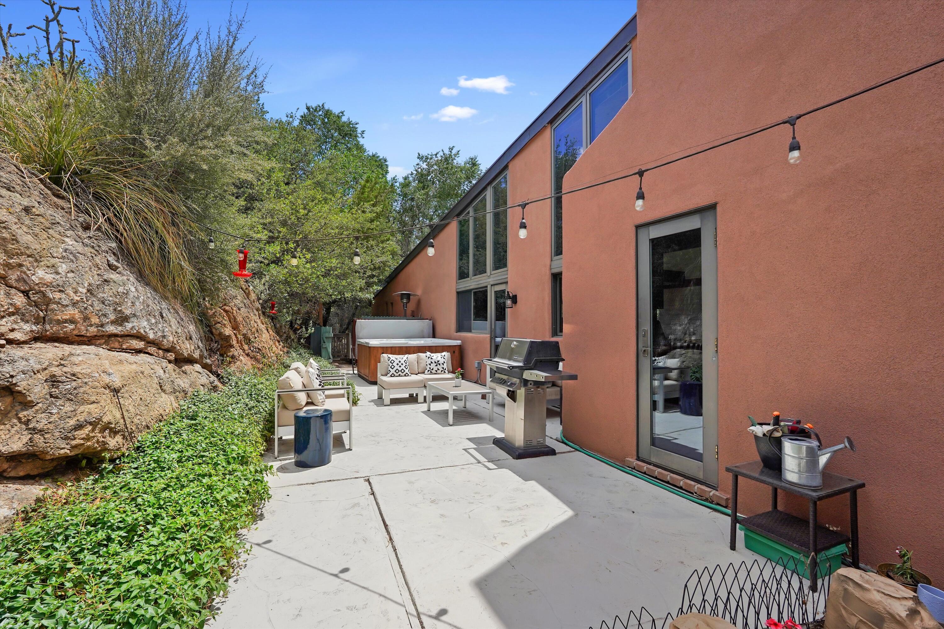 36 Sandia Heights Drive NE