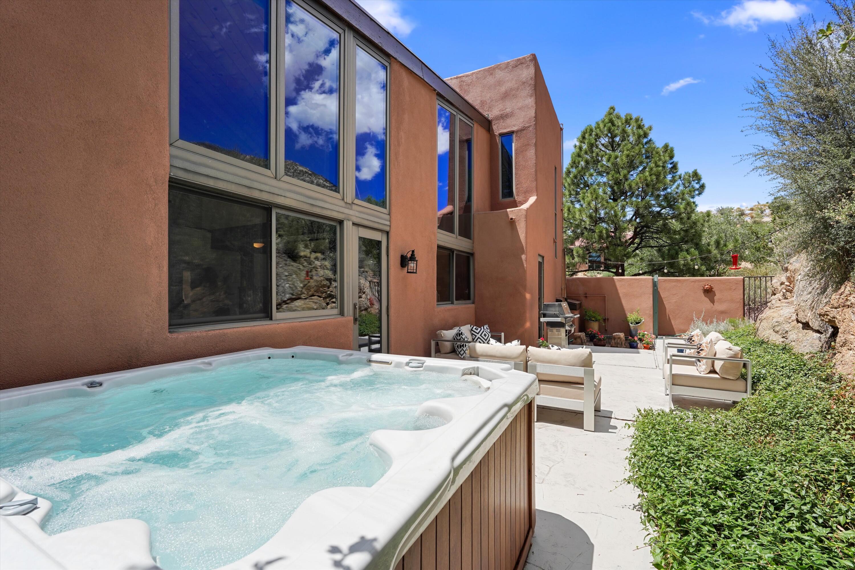 36 Sandia Heights Drive NE