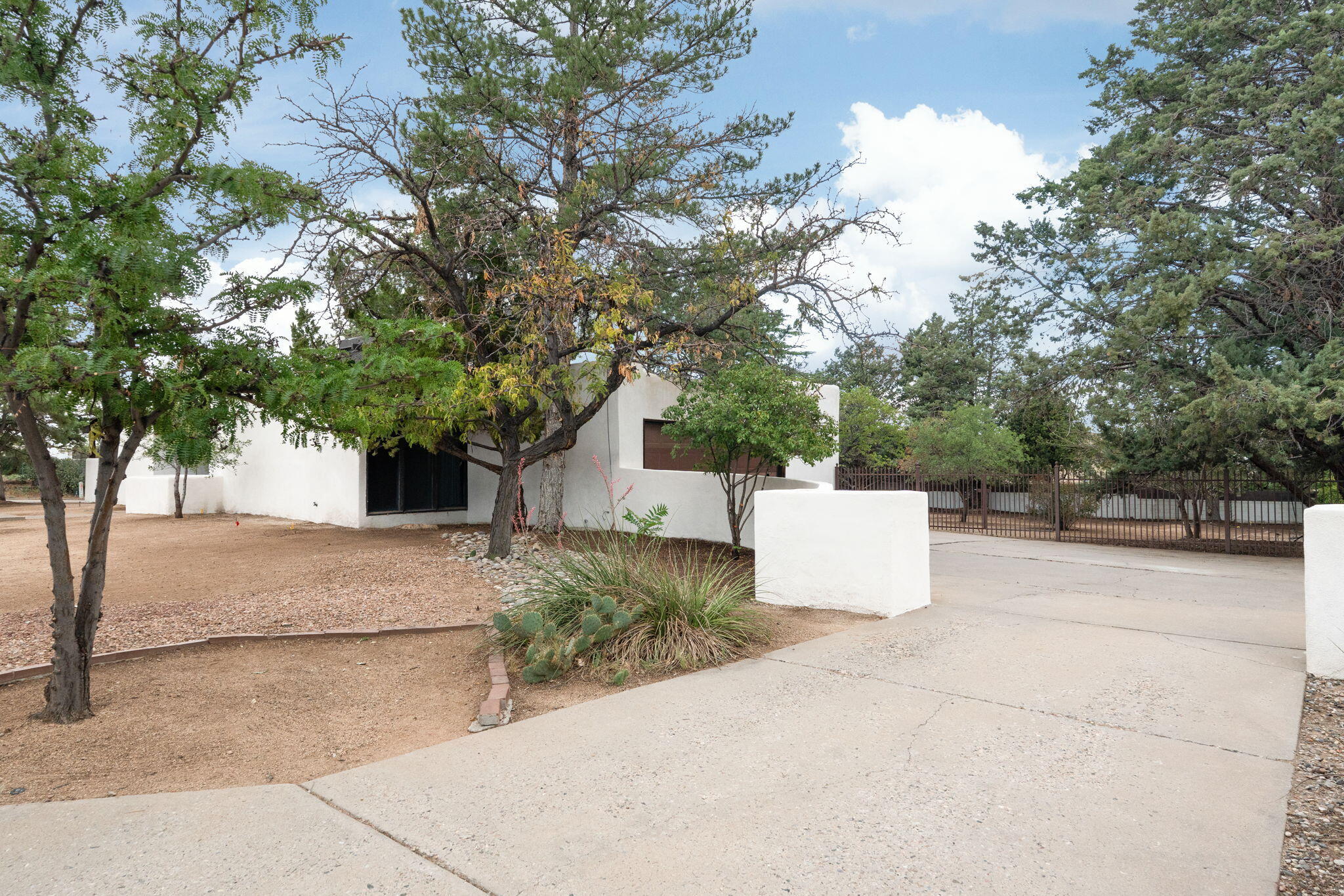 1070 Matador Drive SE