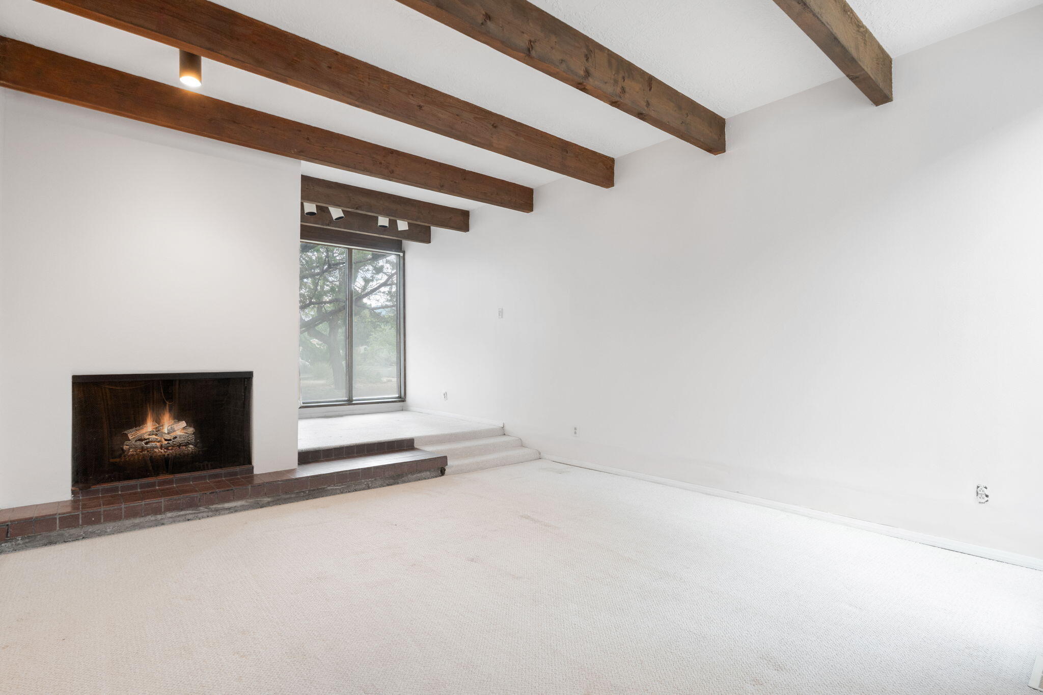 1070 Matador Drive SE