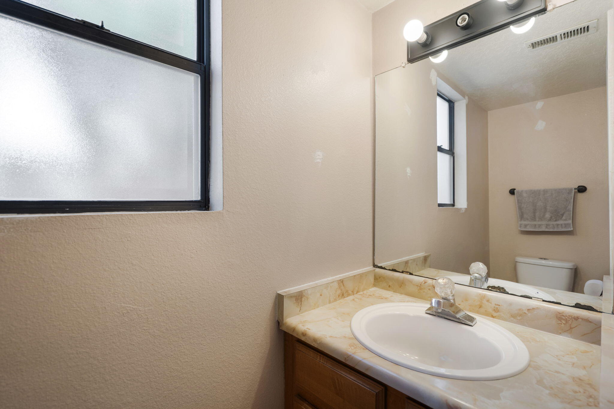 11907 Gable Lane NE
