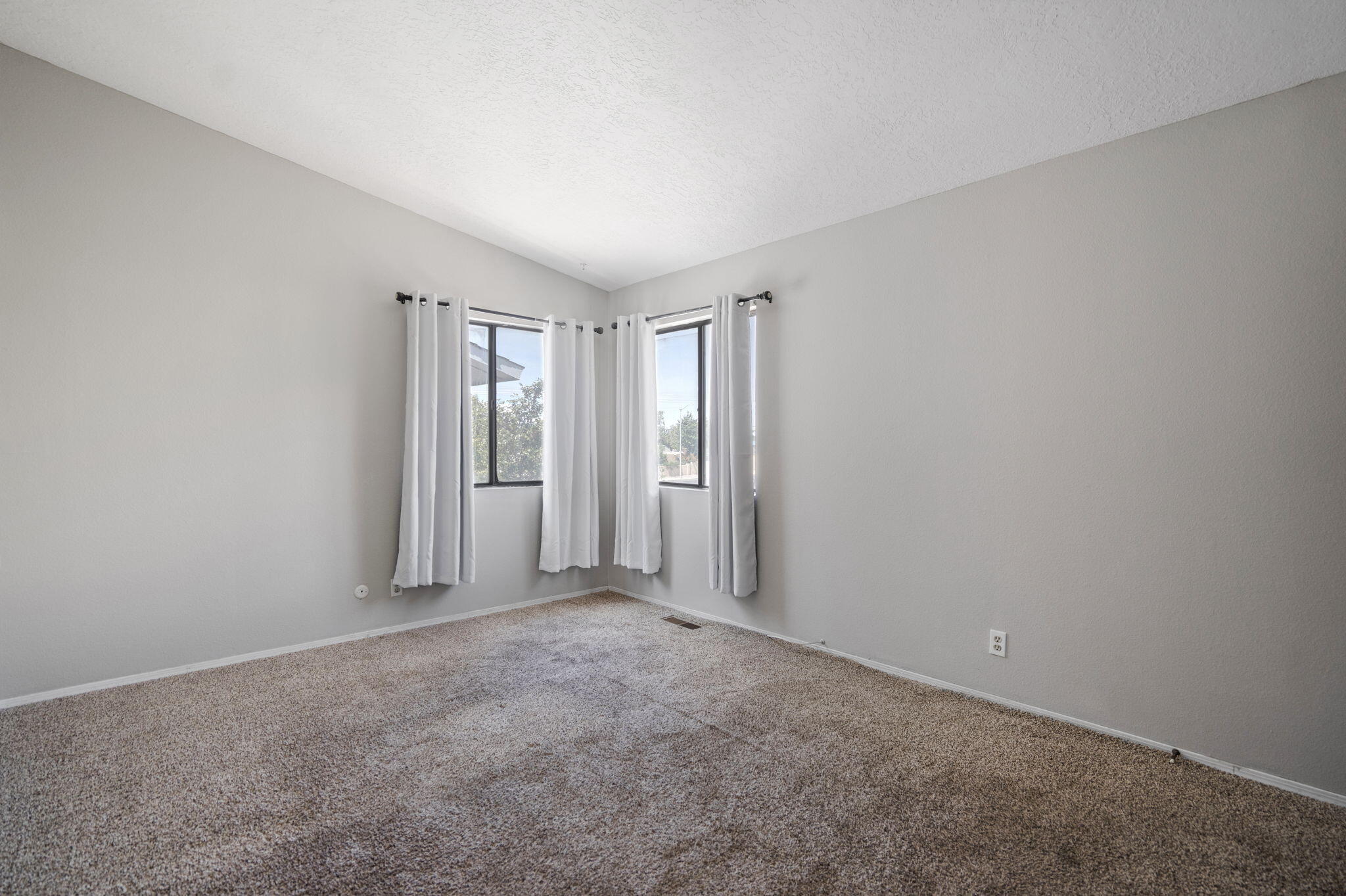 11907 Gable Lane NE