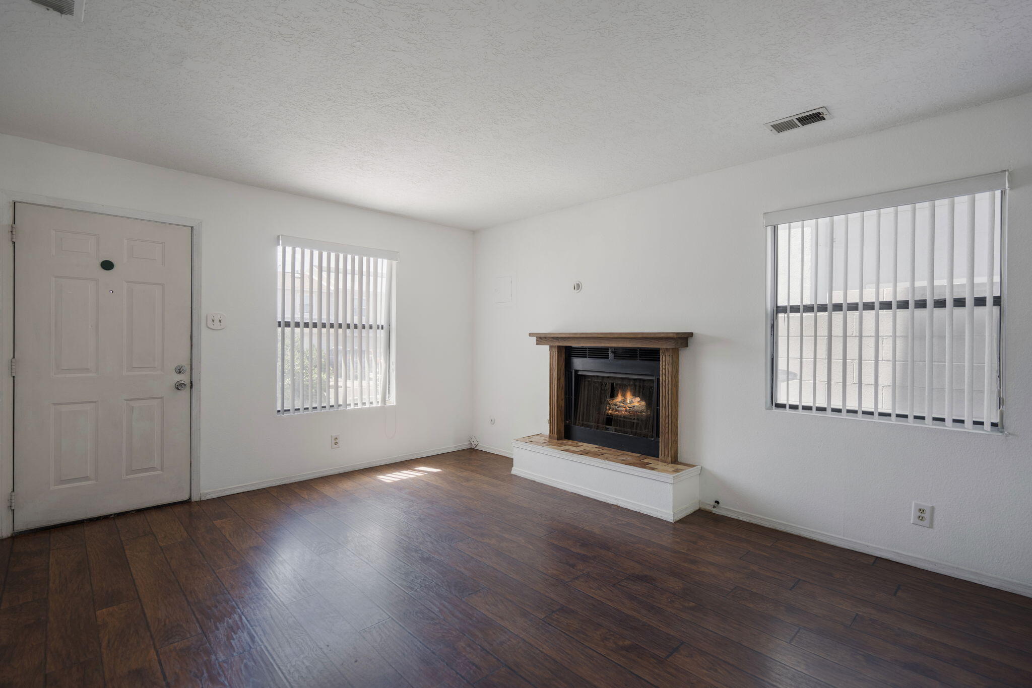 11907 Gable Lane NE