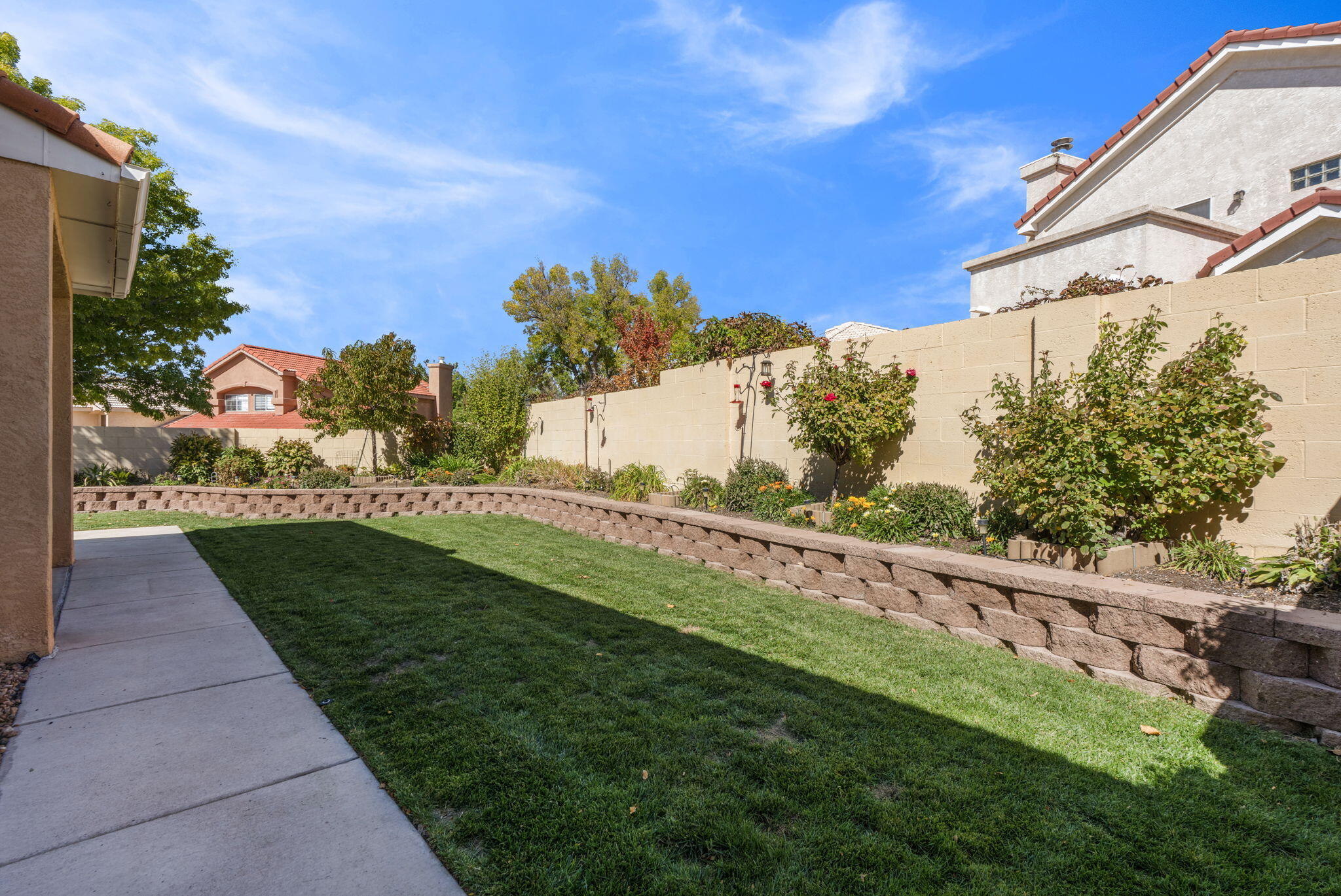 7509 Palomas Park Avenue NE