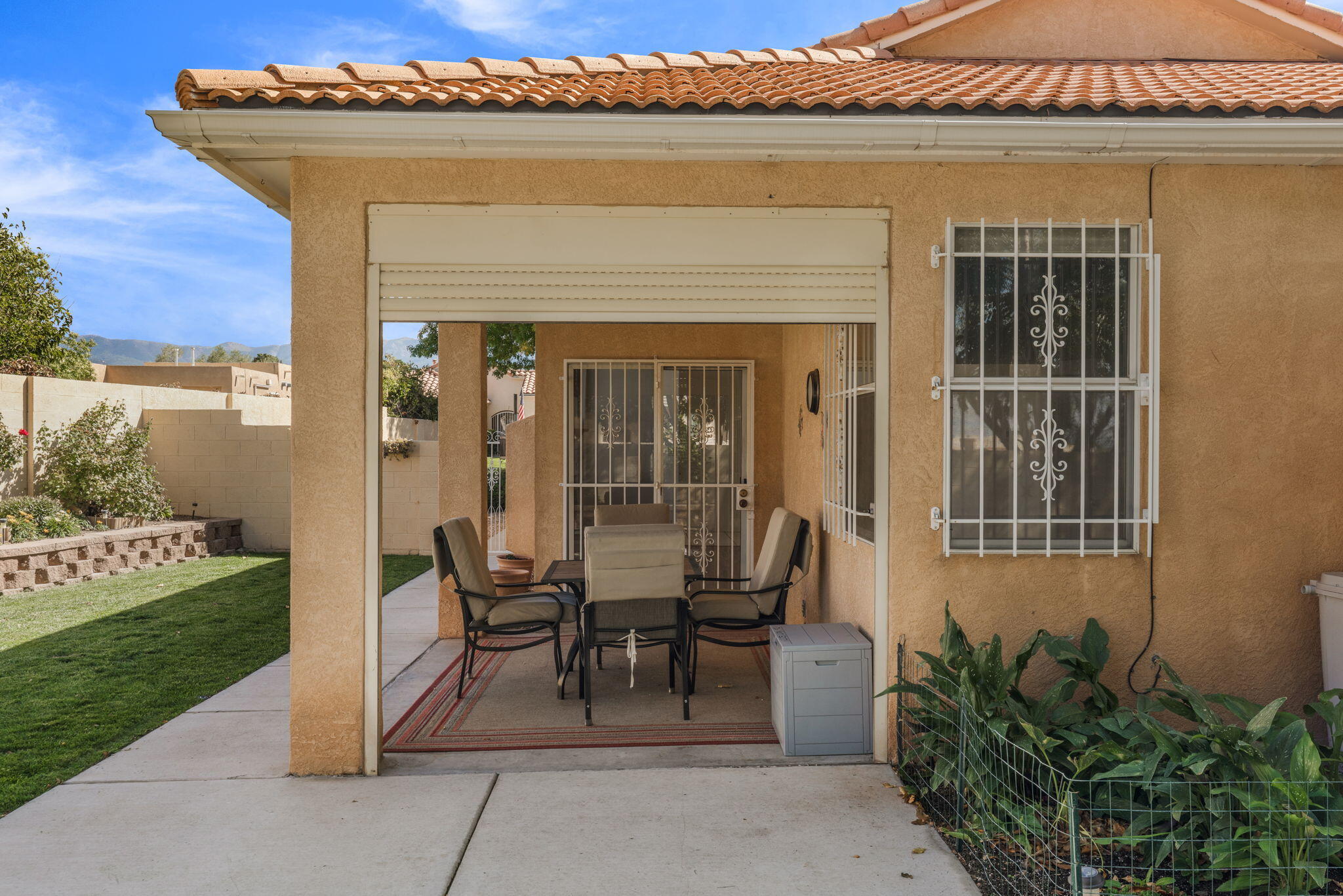7509 Palomas Park Avenue NE