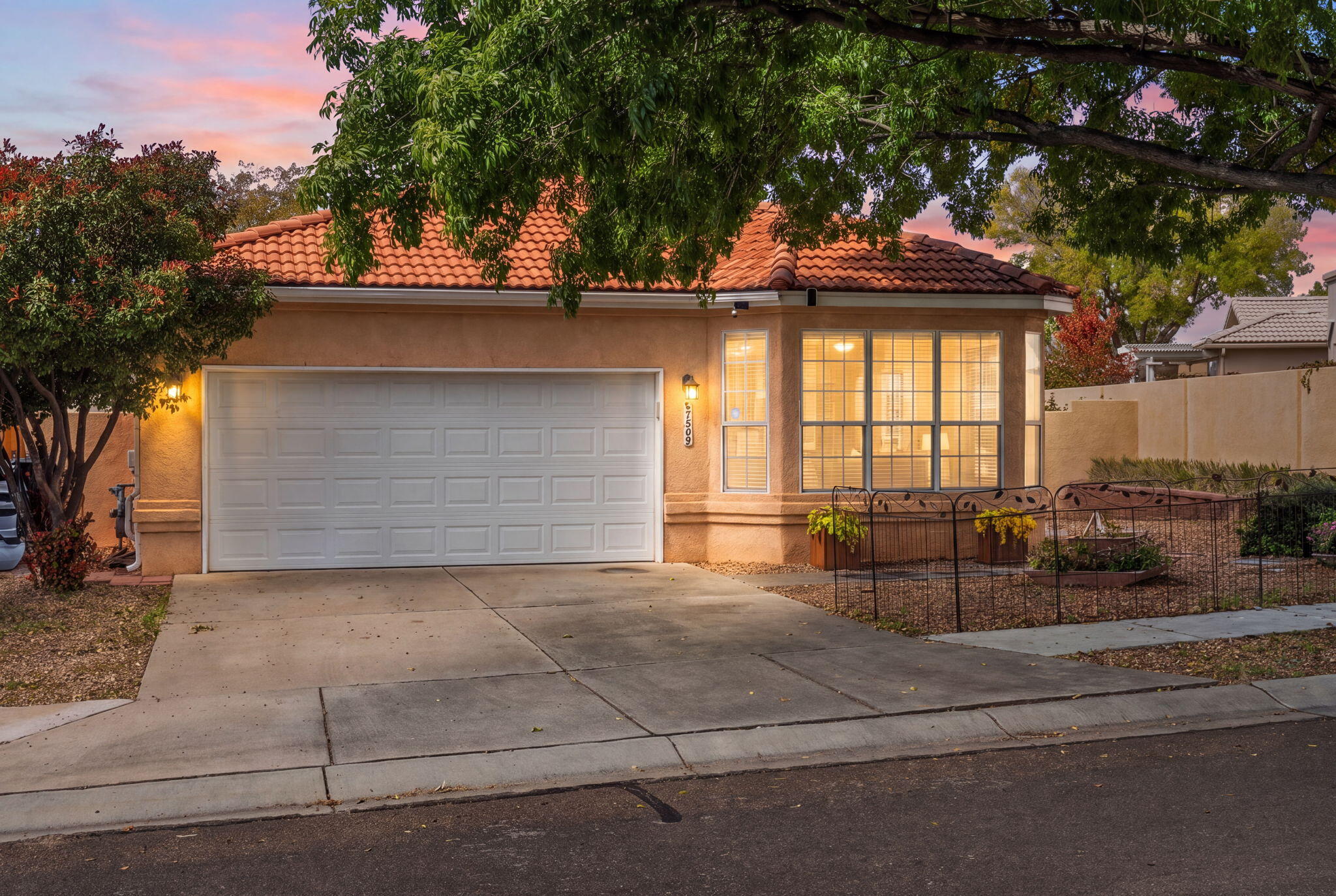 7509 Palomas Park Avenue NE