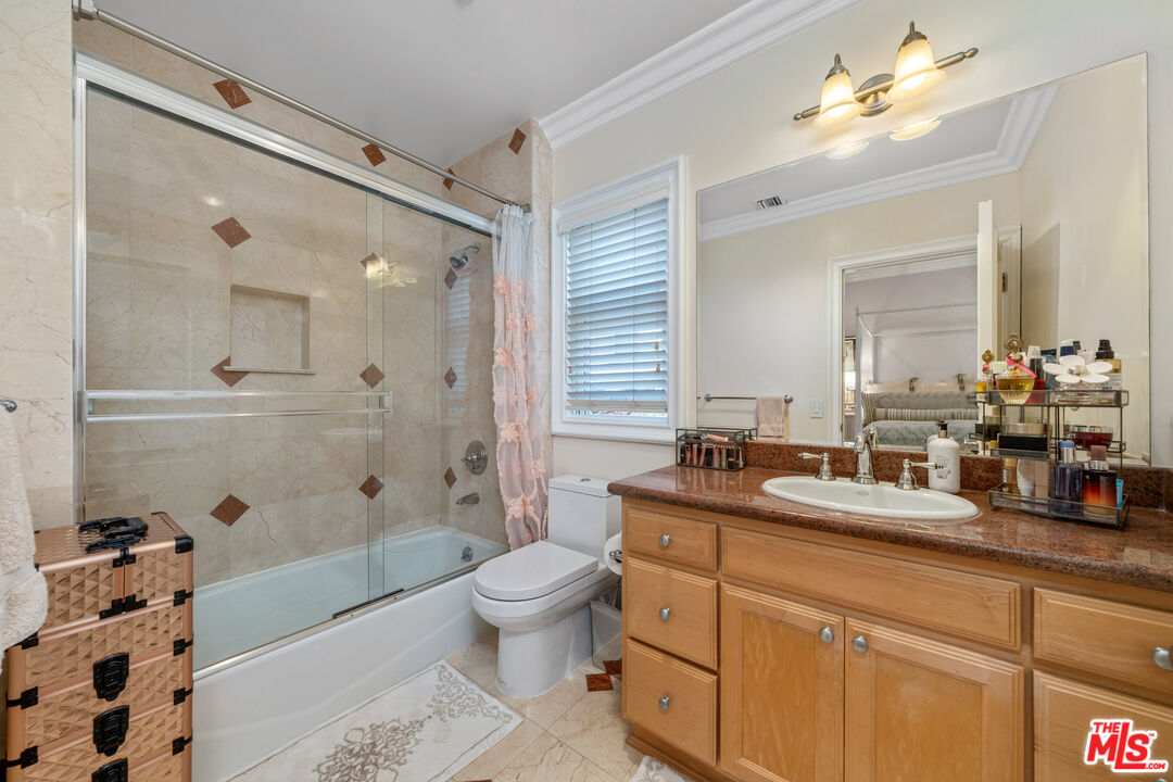 525 N Arden Dr