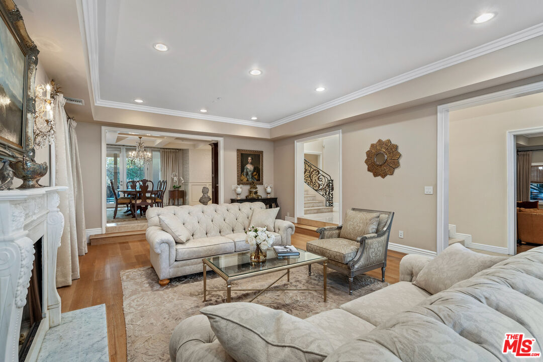 525 N Arden Dr