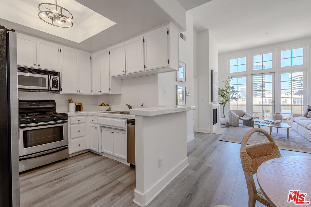 1225 Armacost Ave Unit: 304