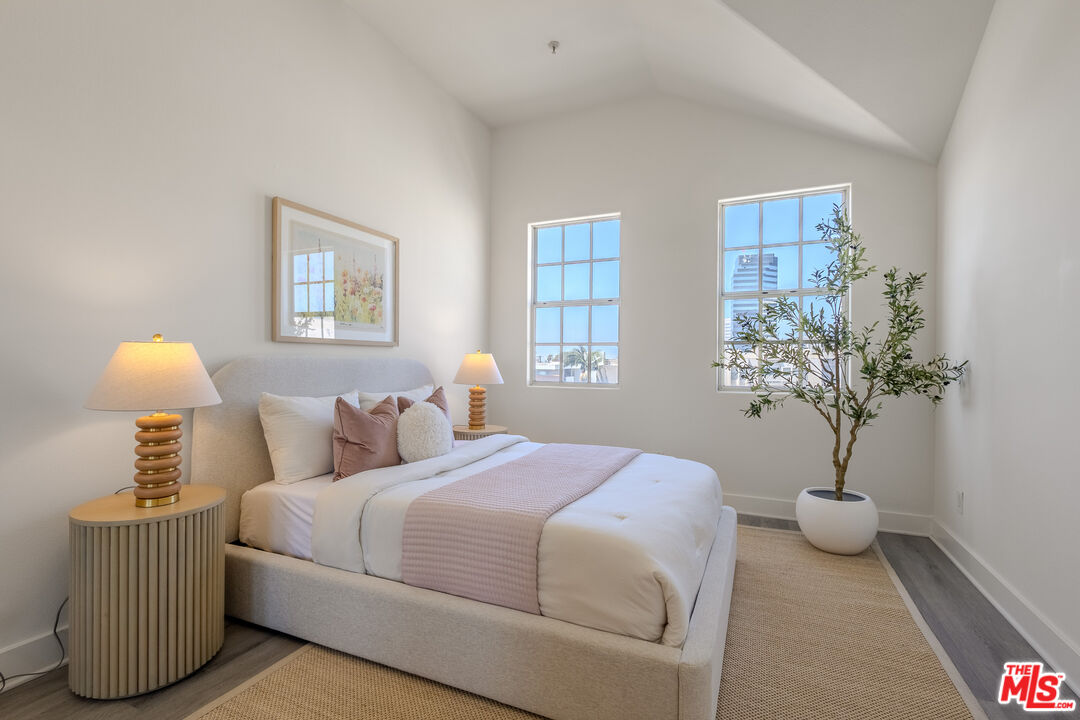 1225 Armacost Ave Unit: 304
