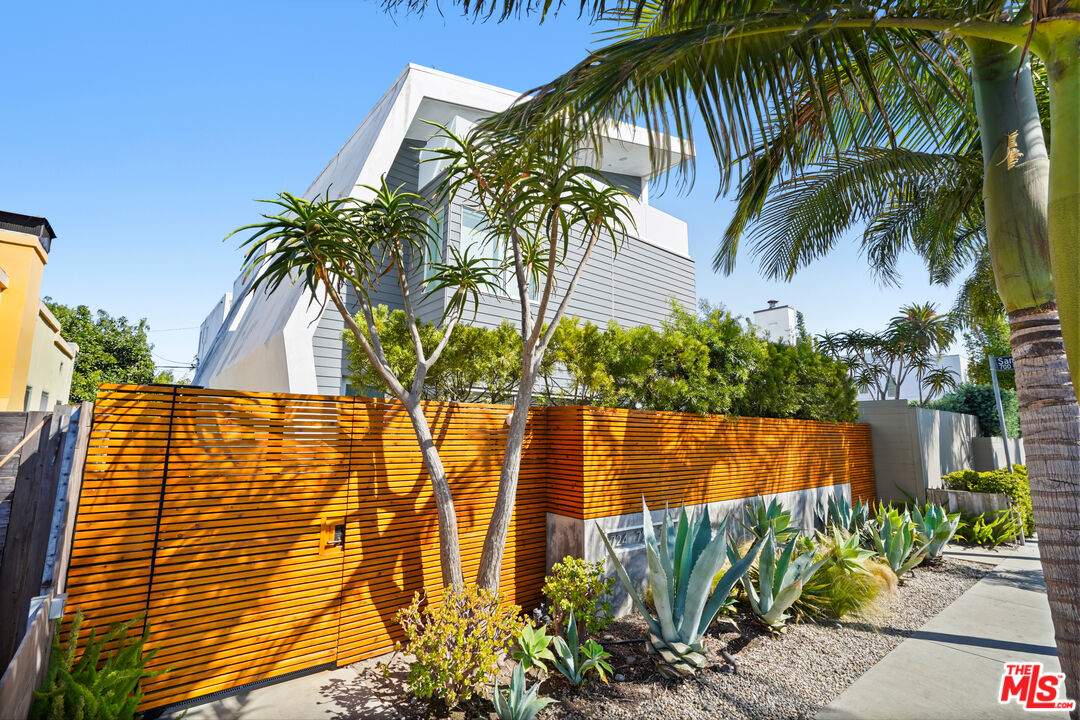 724 California Ave