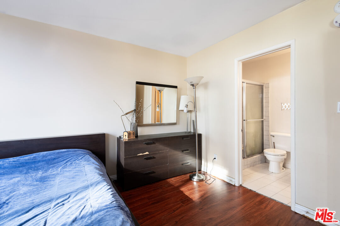 4610 Densmore Ave Unit: 10