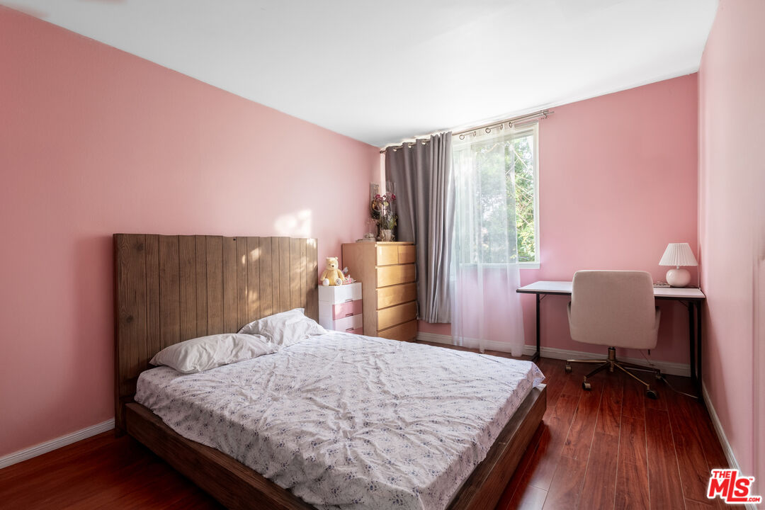 4610 Densmore Ave Unit: 10