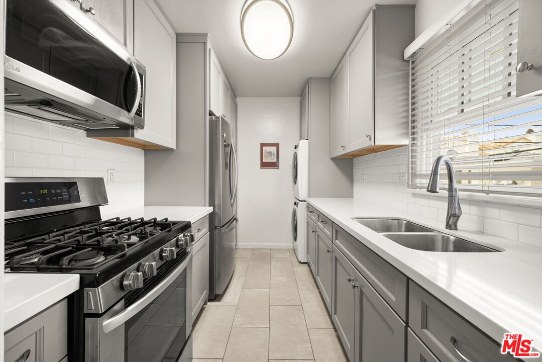 1137 26th St Unit: D