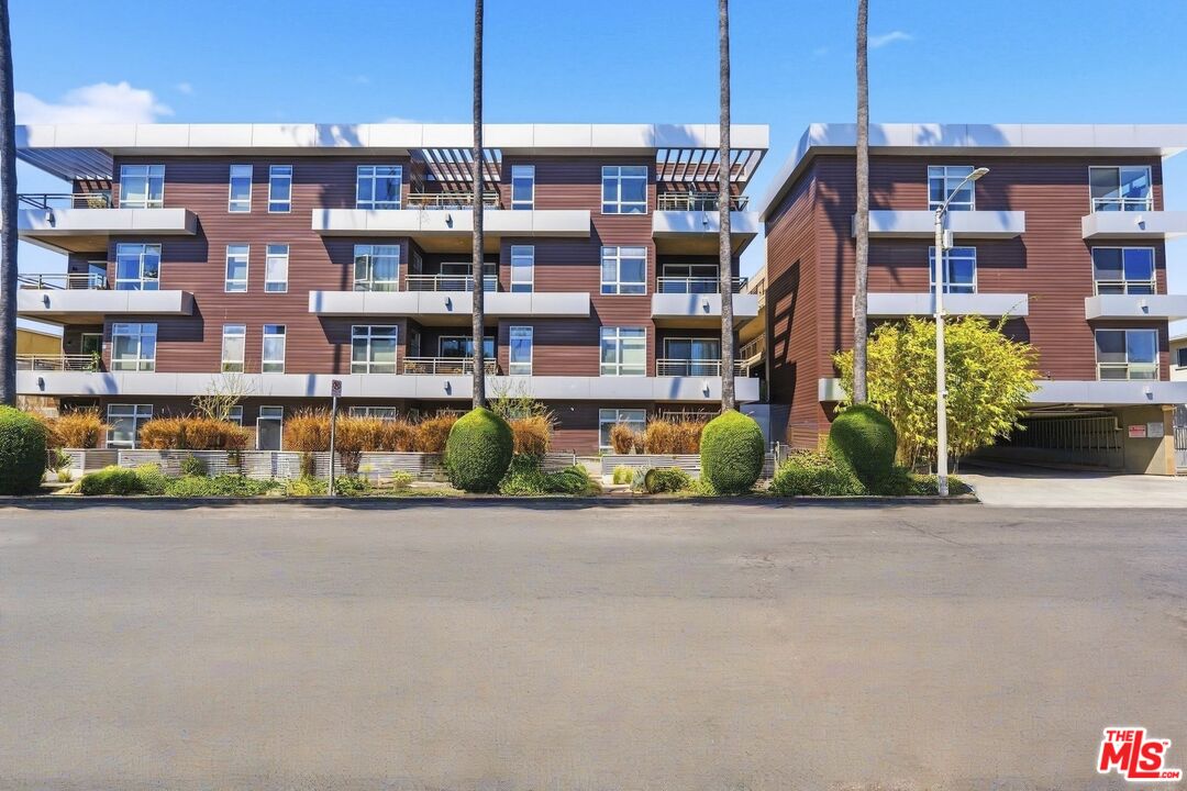 6001 Carlton Way Unit: 303
