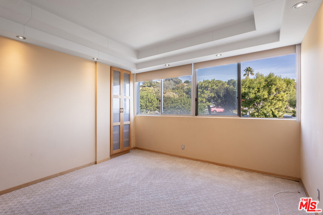 17366 W Sunset Blvd Unit: 302
