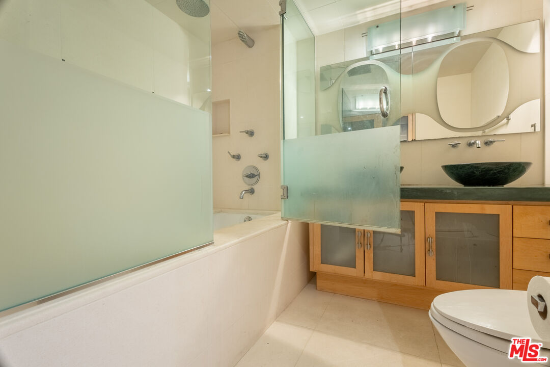 17366 W Sunset Blvd Unit: 302