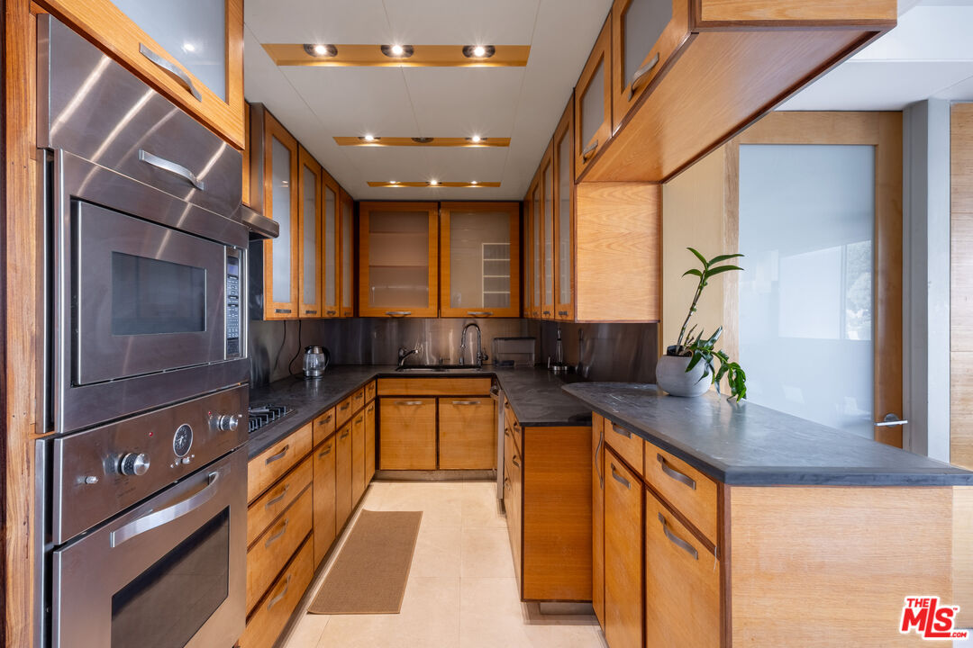 17366 W Sunset Blvd Unit: 302