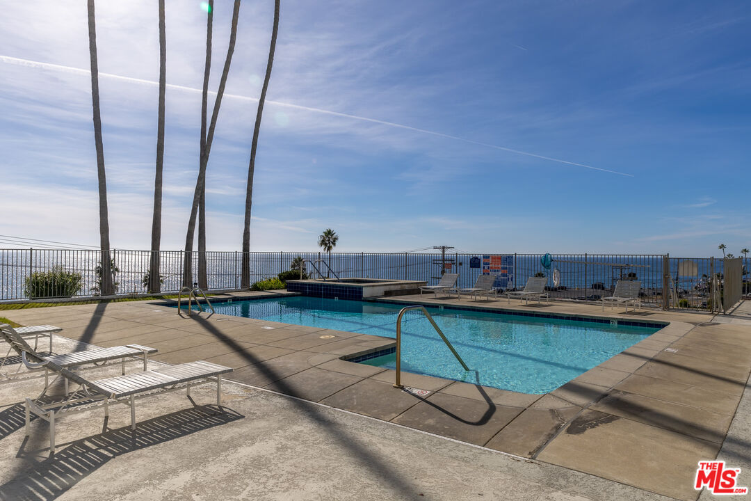 17366 W Sunset Blvd Unit: 302