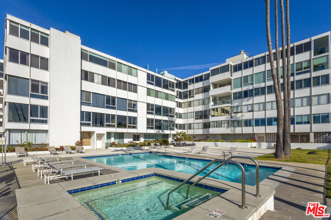 17366 W Sunset Blvd Unit: 302