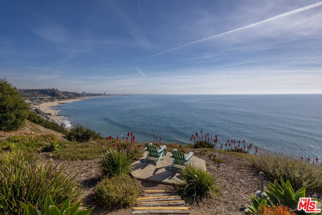 17366 W Sunset Blvd Unit: 302