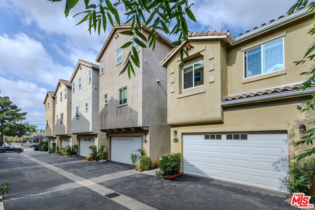 16855 Balboa Ln