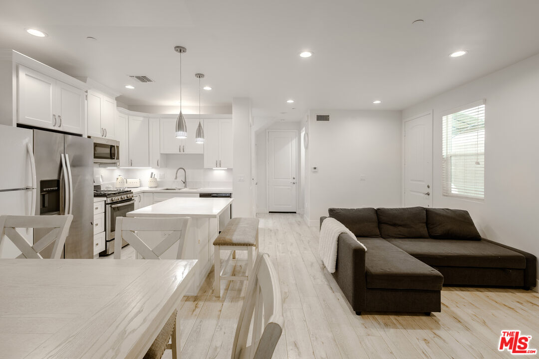 16855 Balboa Ln