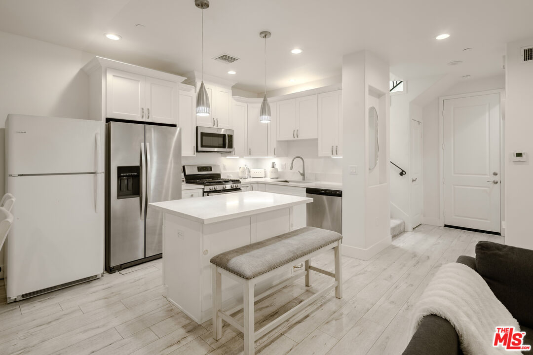 16855 Balboa Ln