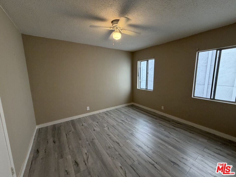 11842 Goshen Ave Unit: 5