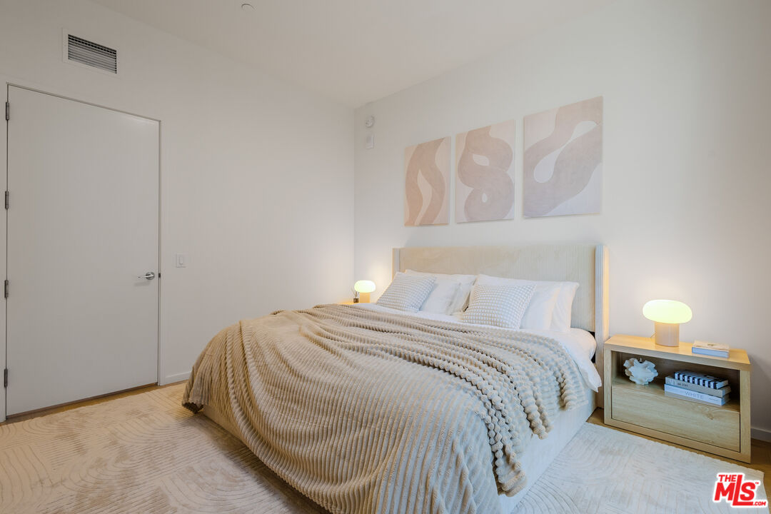 877 Francisco St Unit: 1903