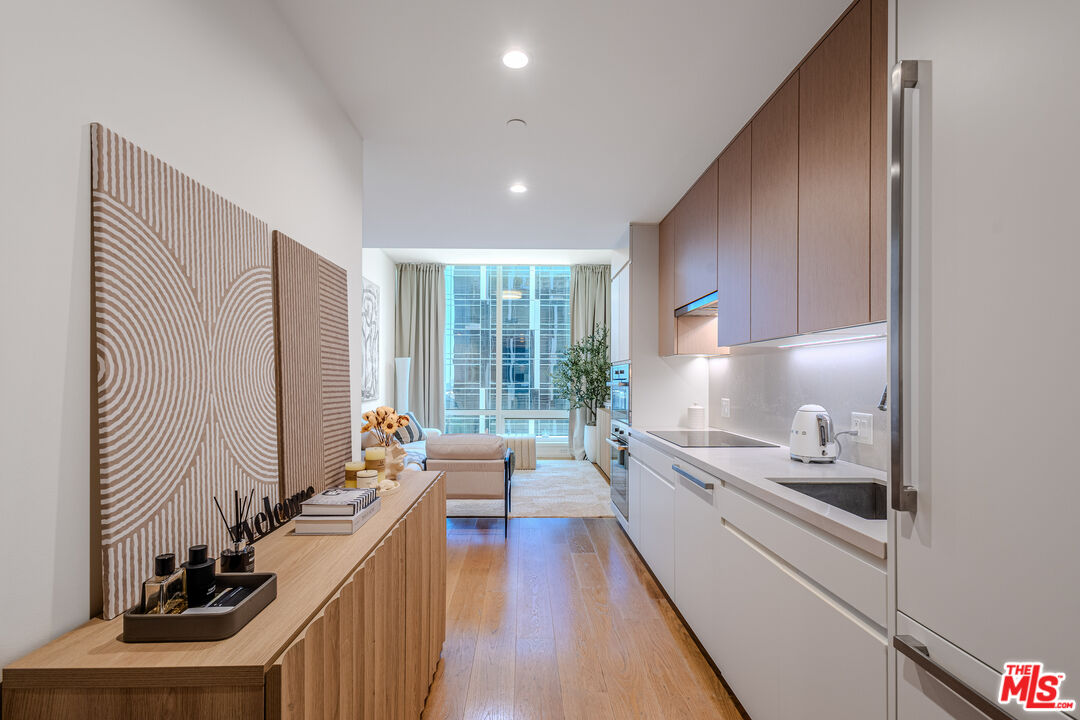 877 Francisco St Unit: 1903