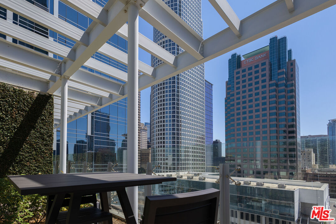 877 Francisco St Unit: 1903