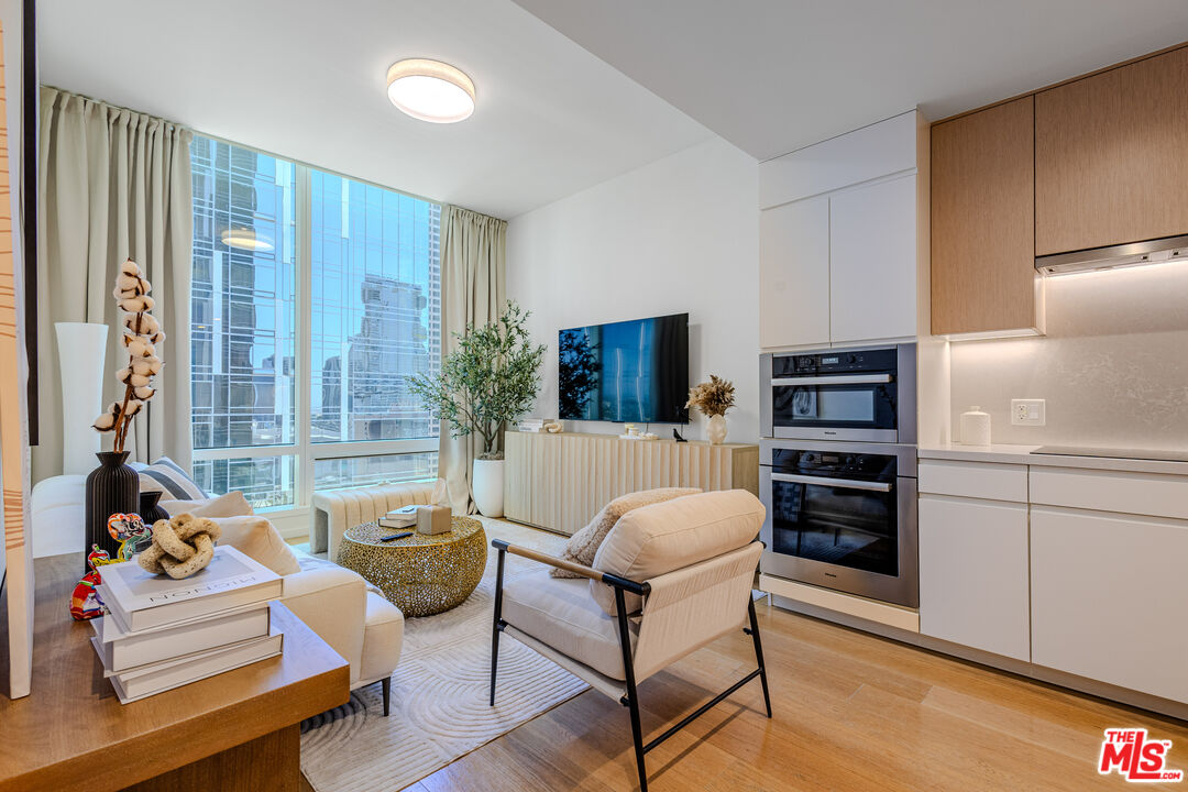 877 Francisco St Unit: 1903
