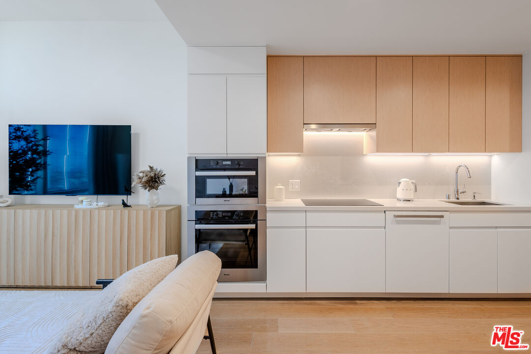 877 Francisco St Unit: 1903