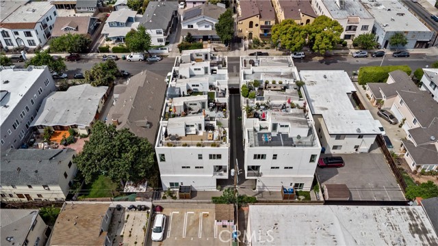 1242 Gordon ST