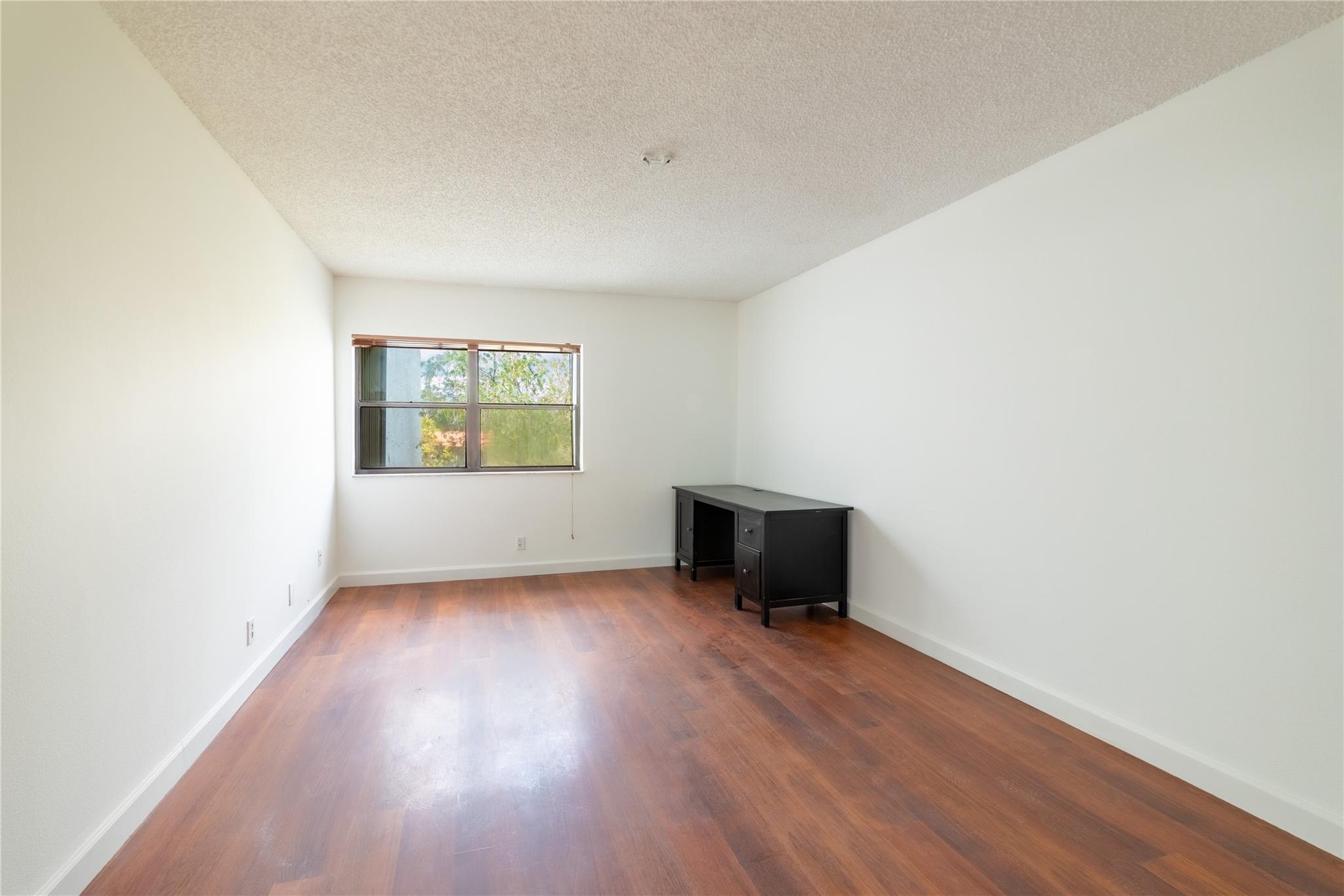 200 Lakeview Dr 307
