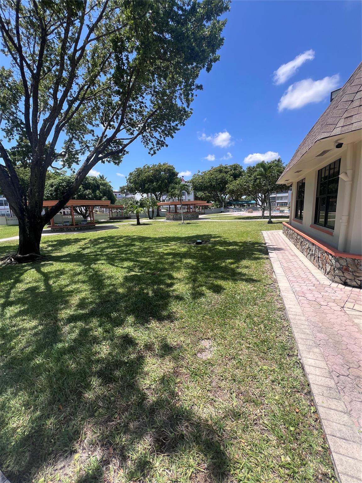 4211 NW 41st St 201